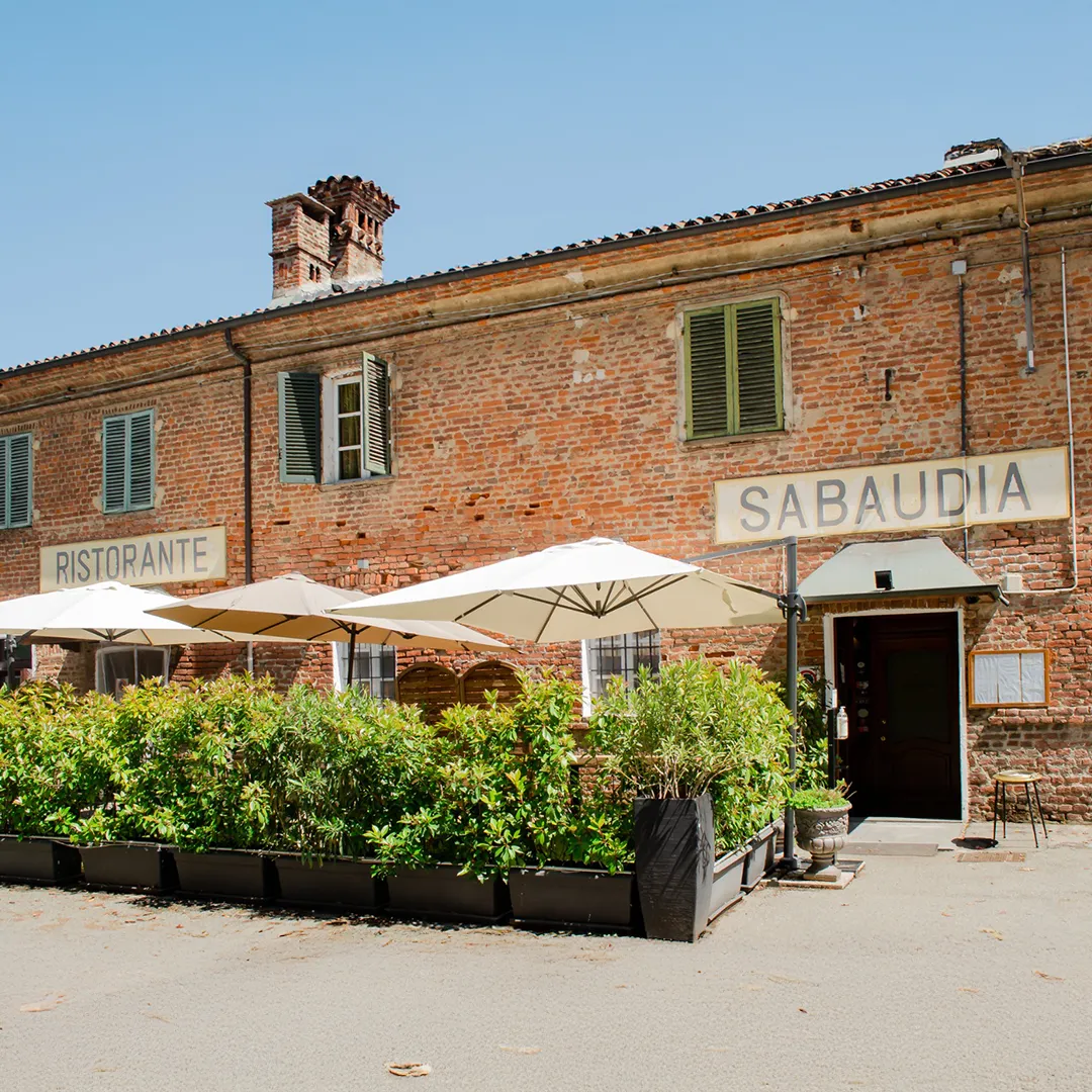 Ristorante Sabaudia visto dall'esterno con Dehor