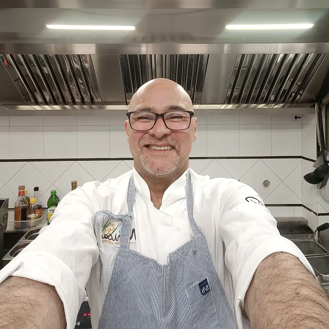 Chef Sumito Estévez