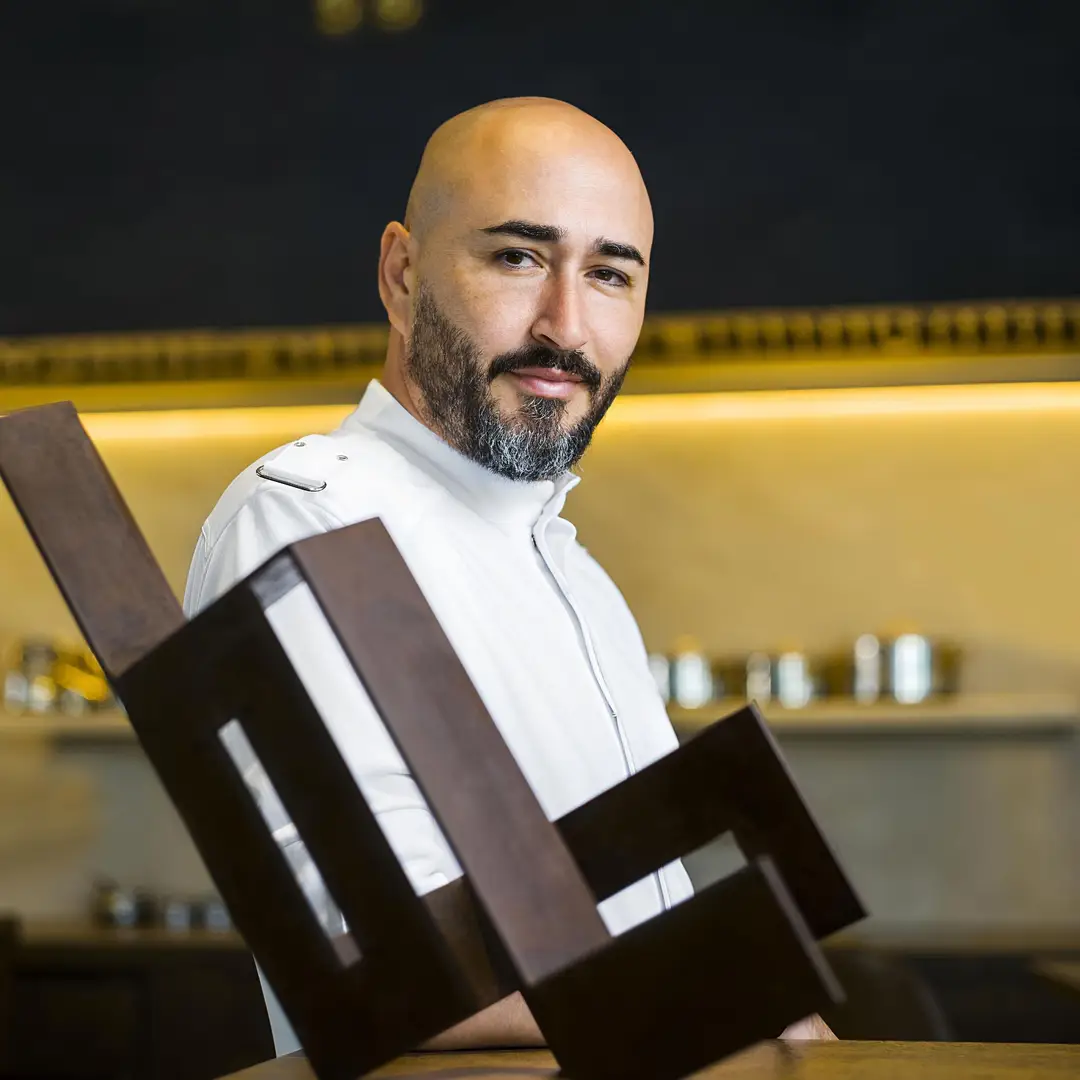 Artur Martinez chef
